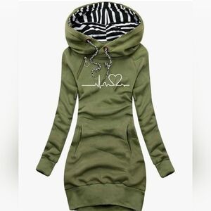 Women’s Army Green Zip-Up Hoodie – Heart Print, Long Sleeve, Slim Fit (Medium)